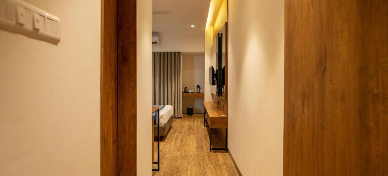 Pinnacle Grand Hotel Ahmedabad Exterior photo