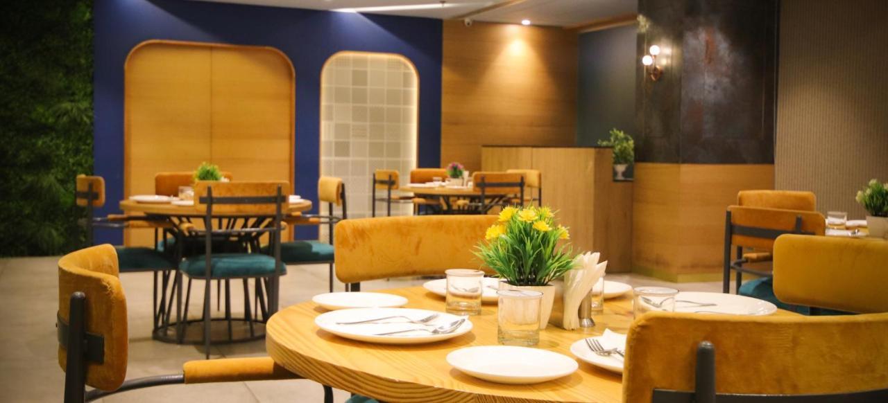 Pinnacle Grand Hotel Ahmedabad Exterior photo